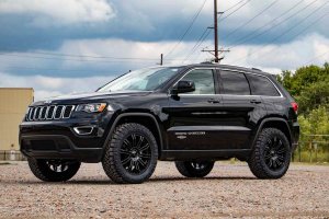 Jeep Grand Cherokee Suspension Lift Kit - Rough Country - 2.5 Inch Lift Kit | N3 Struts - '11-'15